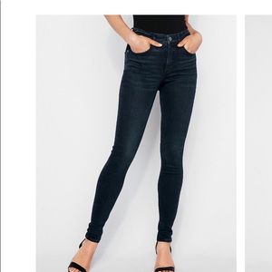 Size 8 High Waisted Dark Wash Jeans